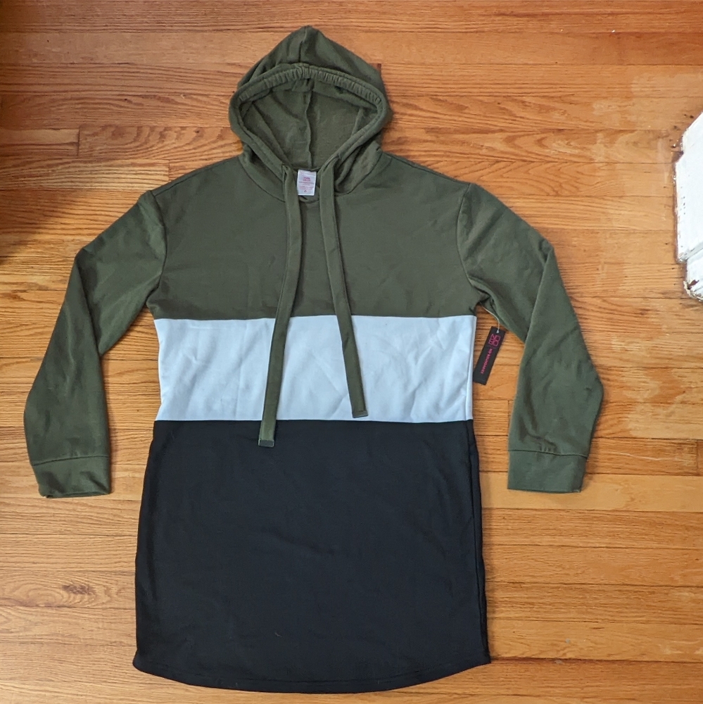 Green, white, black hoodie sweatshirt NWT